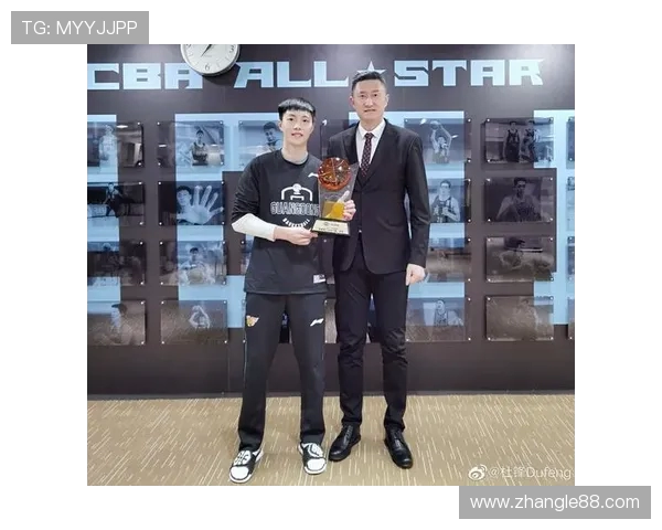 胡明轩带领年轻力量崛起 引领中国篮球新潮流的崭新篇章 胡明轩带领年轻力量崛起 引领中国篮球新潮流的崭新篇章