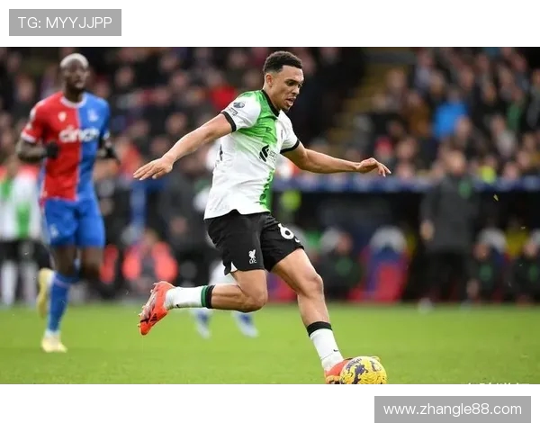 特伦特亚历山大阿诺德如何用智慧与技术重新定义现代边后卫角色