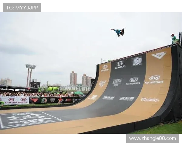 南京滑板队在极限运动嘉年华中以100分稳居积分榜首位