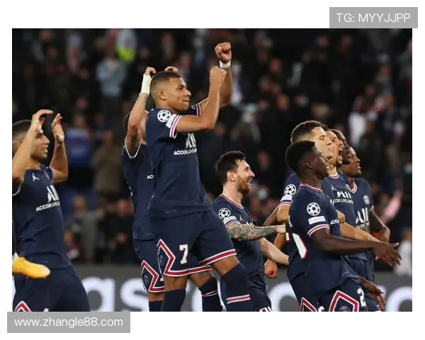 2020年曼联与巴黎圣日耳曼激战回顾：一场足球盛宴的精彩瞬间与战术较量