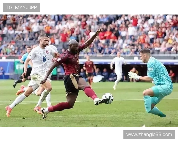 卢卡库重返巅峰之路:从低谷到辉煌的传奇故事与未来展望 卢卡库重返巅峰之路:从低谷到辉煌的传奇故事与未来展望