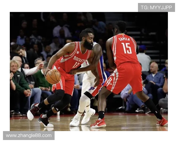 卡佩拉与奥卡福对决分析谁能在内线占据优势